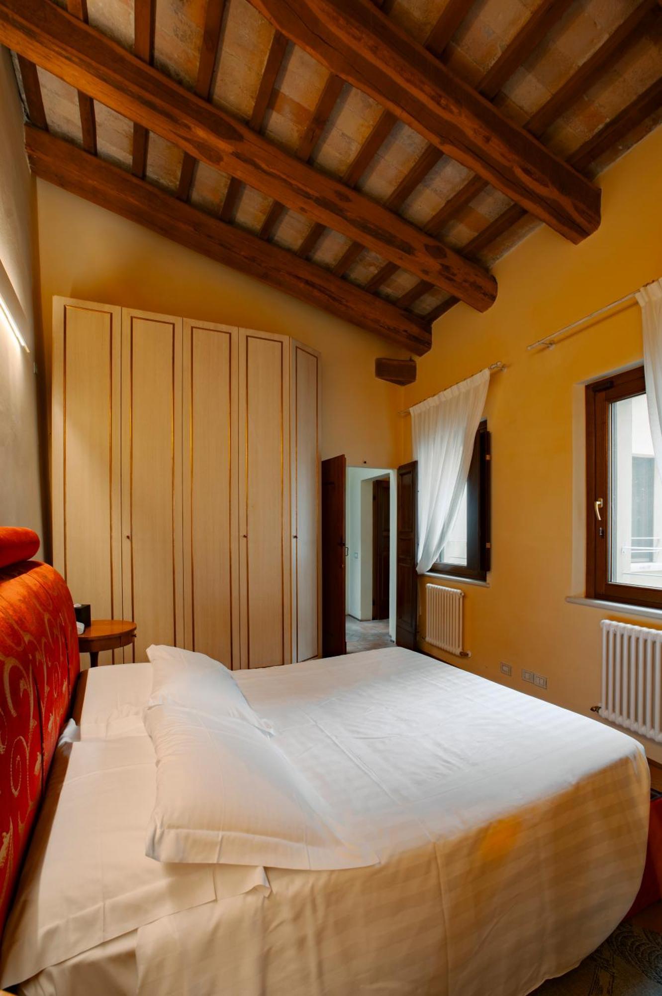 Urbino Apartments - Palazzo Paltroni Studio المظهر الخارجي الصورة